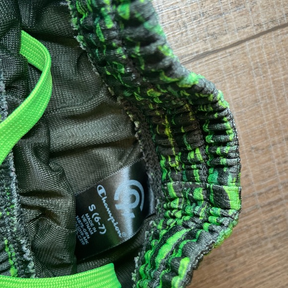 BOY SHORTS SIZE 6/7 - Picture 2 of 3